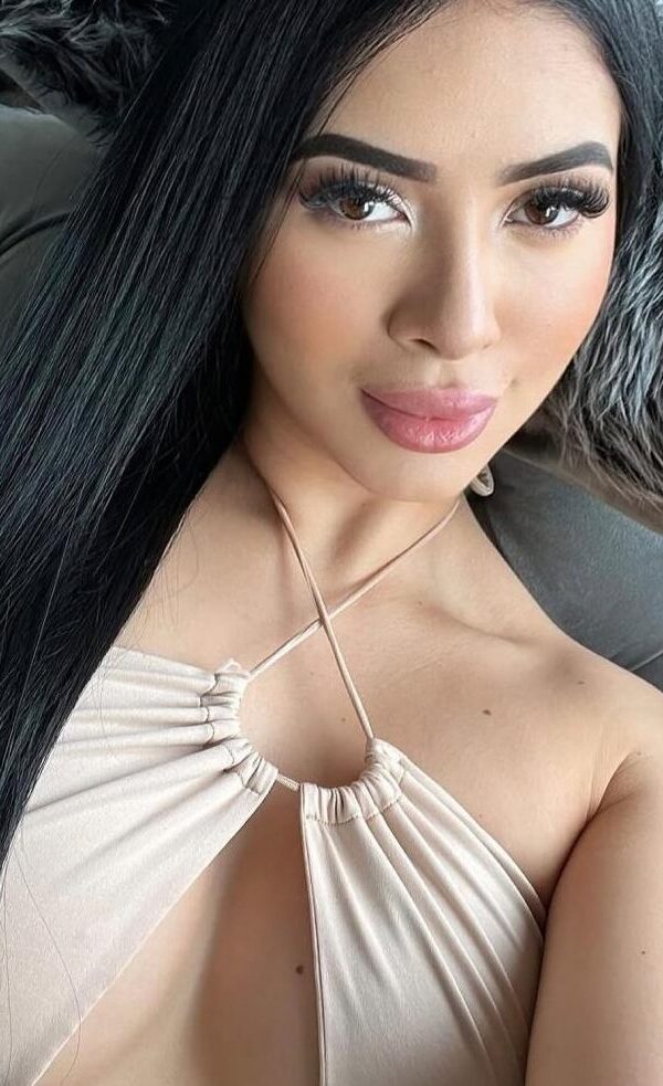 POLY, Escort, en Valencia